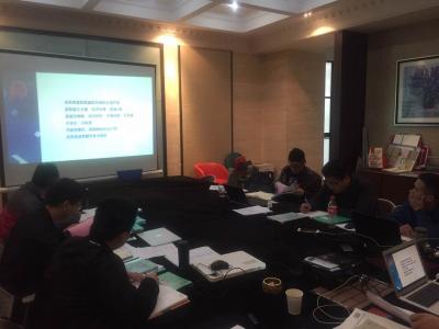 PA视讯游戏总经理薛亚波为无锡发德建筑进行专业培训